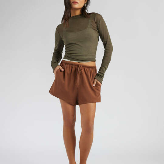 In fashion, true elegance often lies in simplicity. KLAYD has taken this principle and elevated it into a brand ethos, offering wardrobe essentials that merge sculpting design with all-day comfort. By focusing on inclusivity, sustainability, and timeless style, KLAYD has carved out a space for women who want clothing that empowers as much as it flatters.